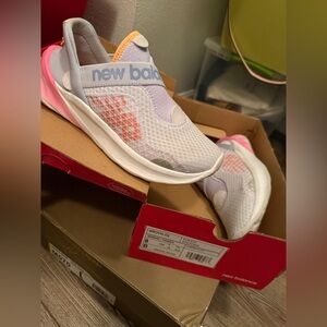 New Balance Sneakers w/Box Women’s Size 8